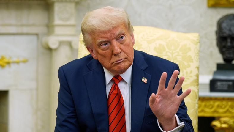 美国国家信用遭重击,36万亿美元债务危局如何破?